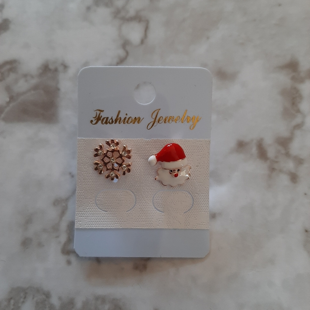 🆕️ Santa & Snowflake Studs - Picture 3 of 4